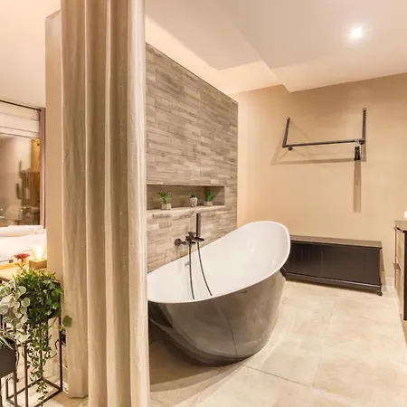 Royale Jacuzzi & Sauna Prive _ Yeswebook