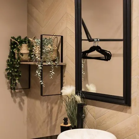 아파트 Royale Jacuzzi & Sauna Prive _ Yeswebook Montry