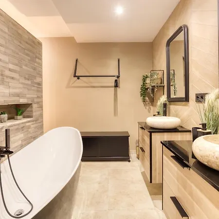 Royale Jacuzzi & Sauna Prive _ Yeswebook * Montry