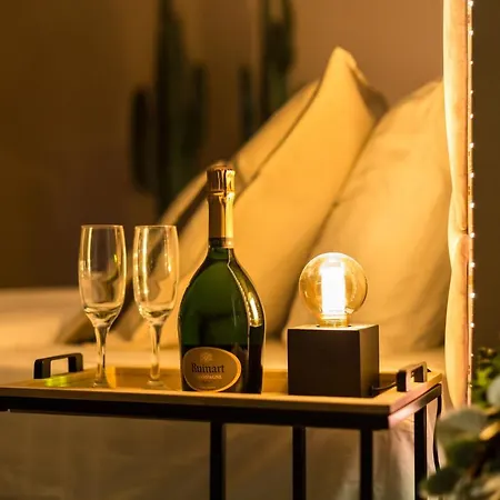 Royale Jacuzzi & Sauna Prive _ Yeswebook *