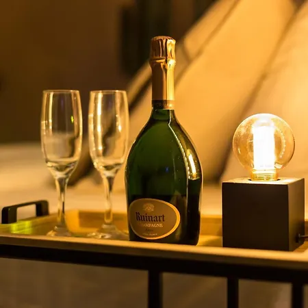 Apartment Royale Jacuzzi & Sauna Prive _ Yeswebook