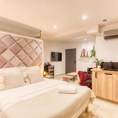 Apartment Royale Jacuzzi & Sauna Prive _ Yeswebook Montry
