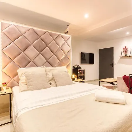 Apartment Royale Jacuzzi & Sauna Prive _ Yeswebook